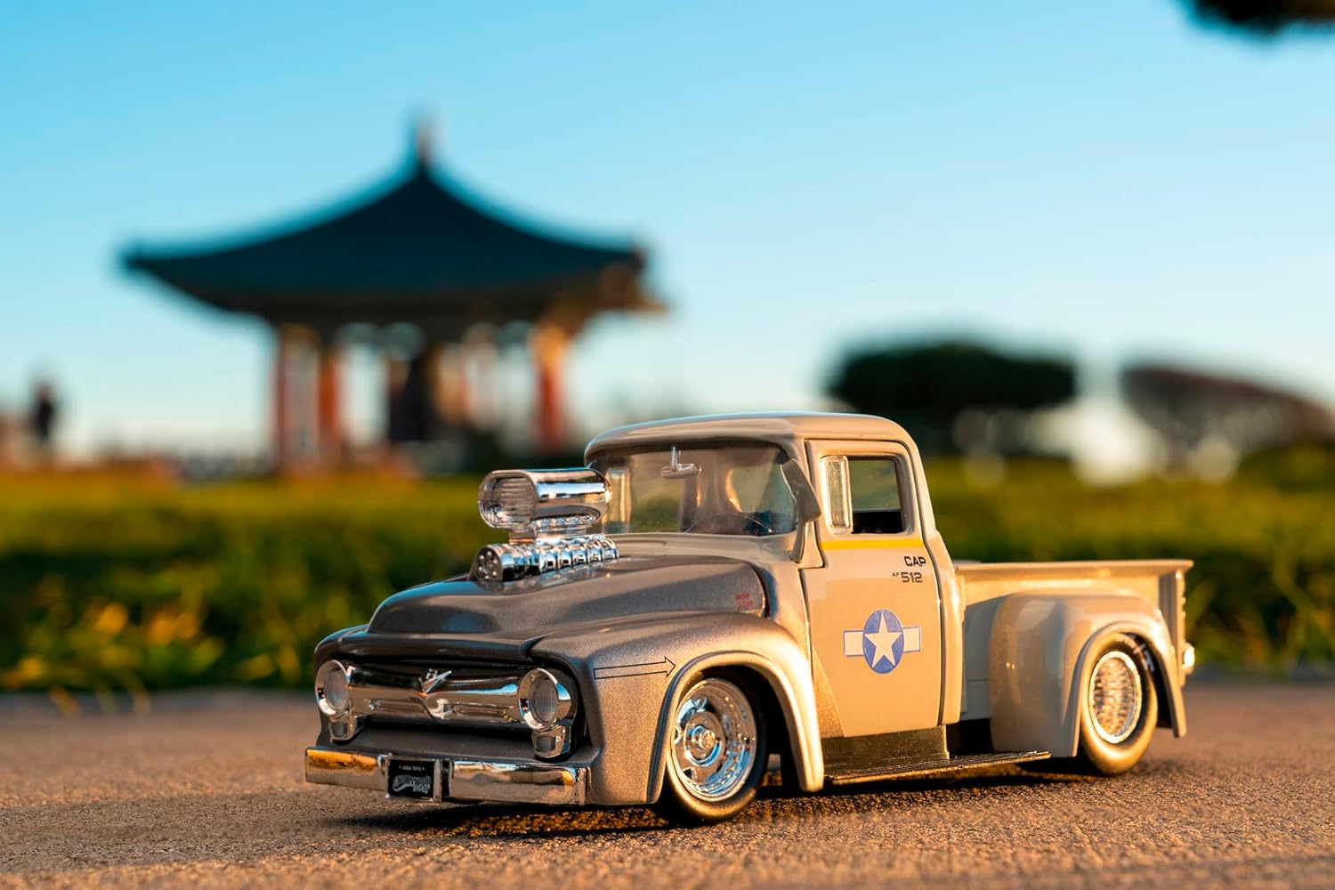 JADA TOYS STREET FIGHTER 1956 FORD PICKUP 1:24 SCALE