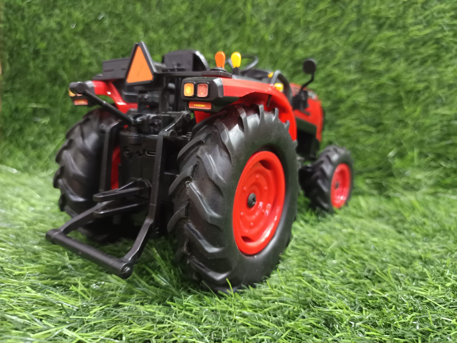 MIRANA MAHINDRA OJA 1:12 UNIVERSAL TRACTOR TOY WITH BLUETOOTH BL PACK- RED