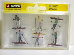 NOCH 15827 SKIERS FIGURE HO SCALE